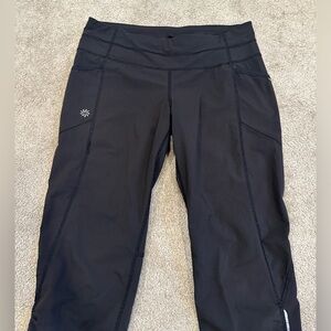 Athleta Workout Knee Length Leggings